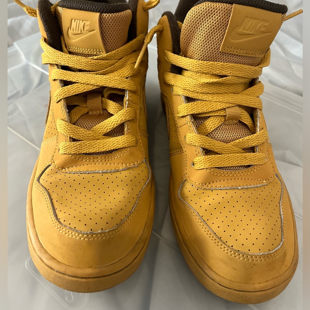 Nike High Top - Picture 4 of 6